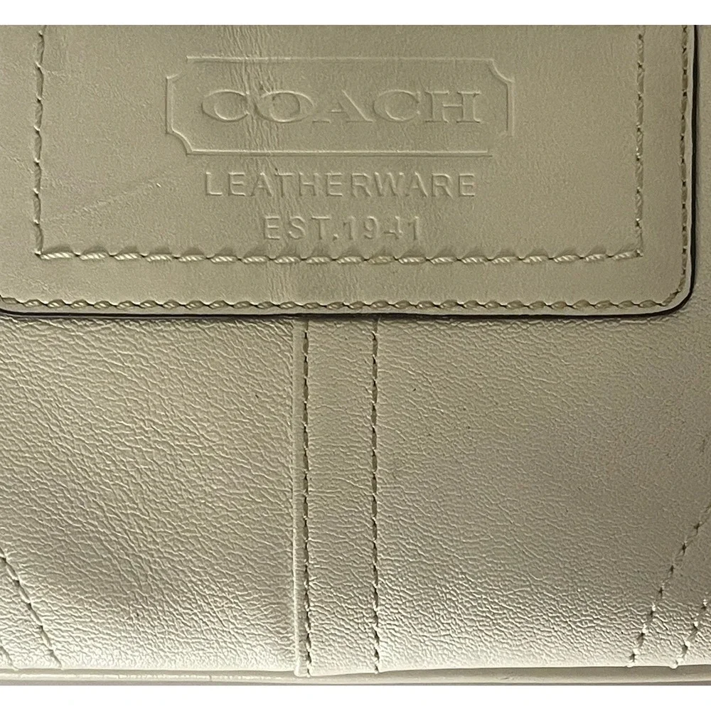 Coach Ivory Leather‎ Wristlet Zip Top Silver Hardware Charm Stitched Trim